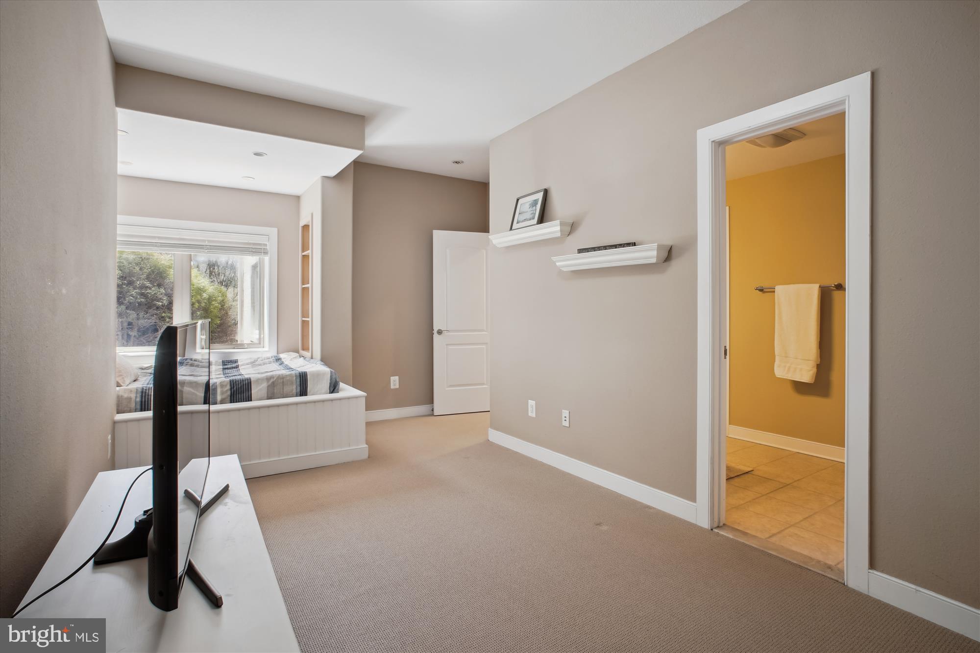 ESTATES AT LOWES - Residential