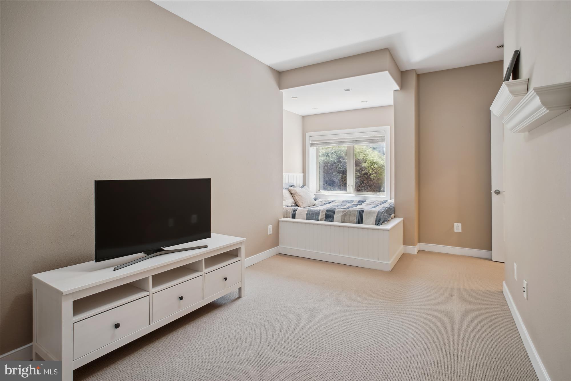 ESTATES AT LOWES - Residential