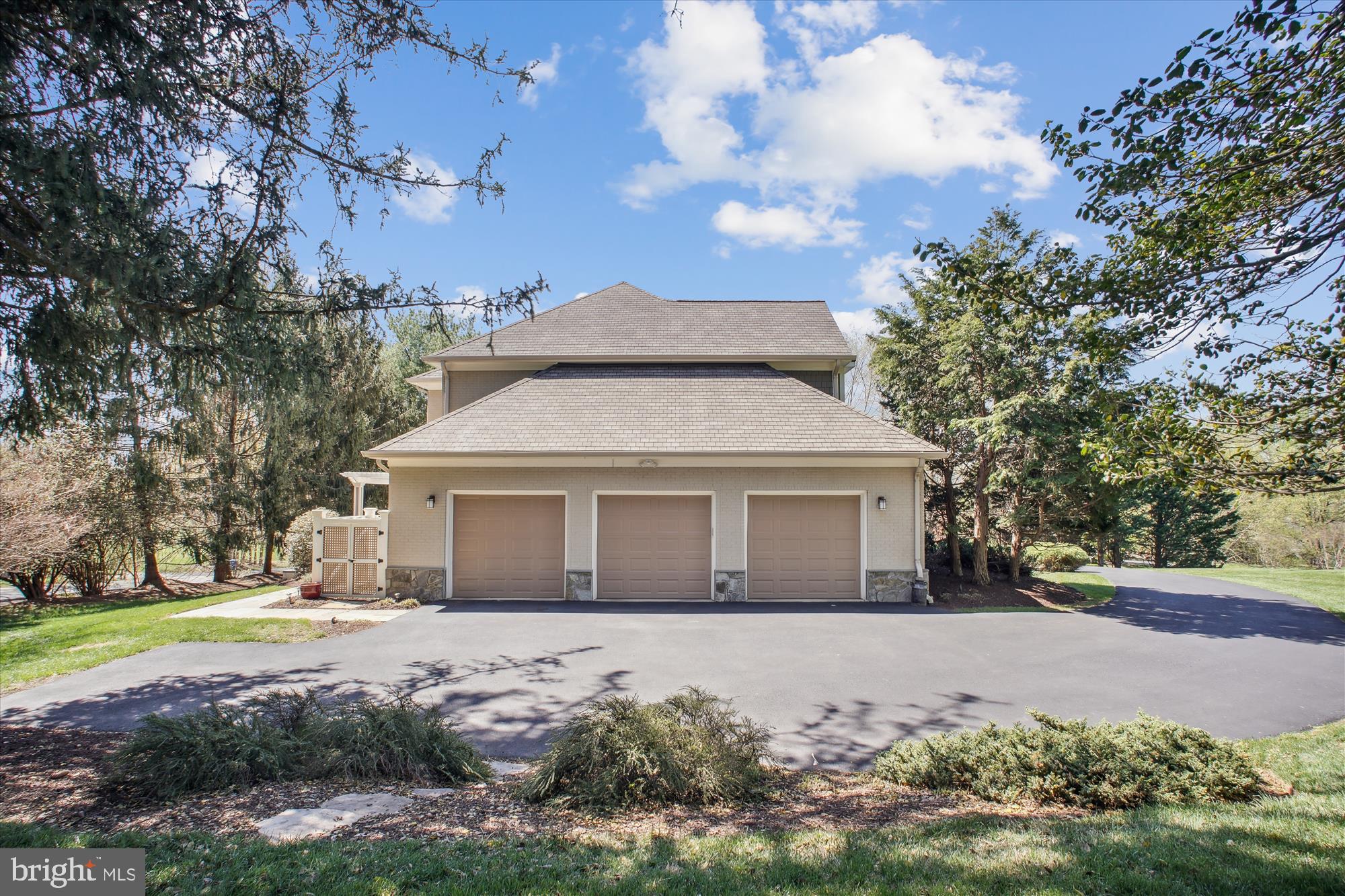 11300 ANTRIM COURT