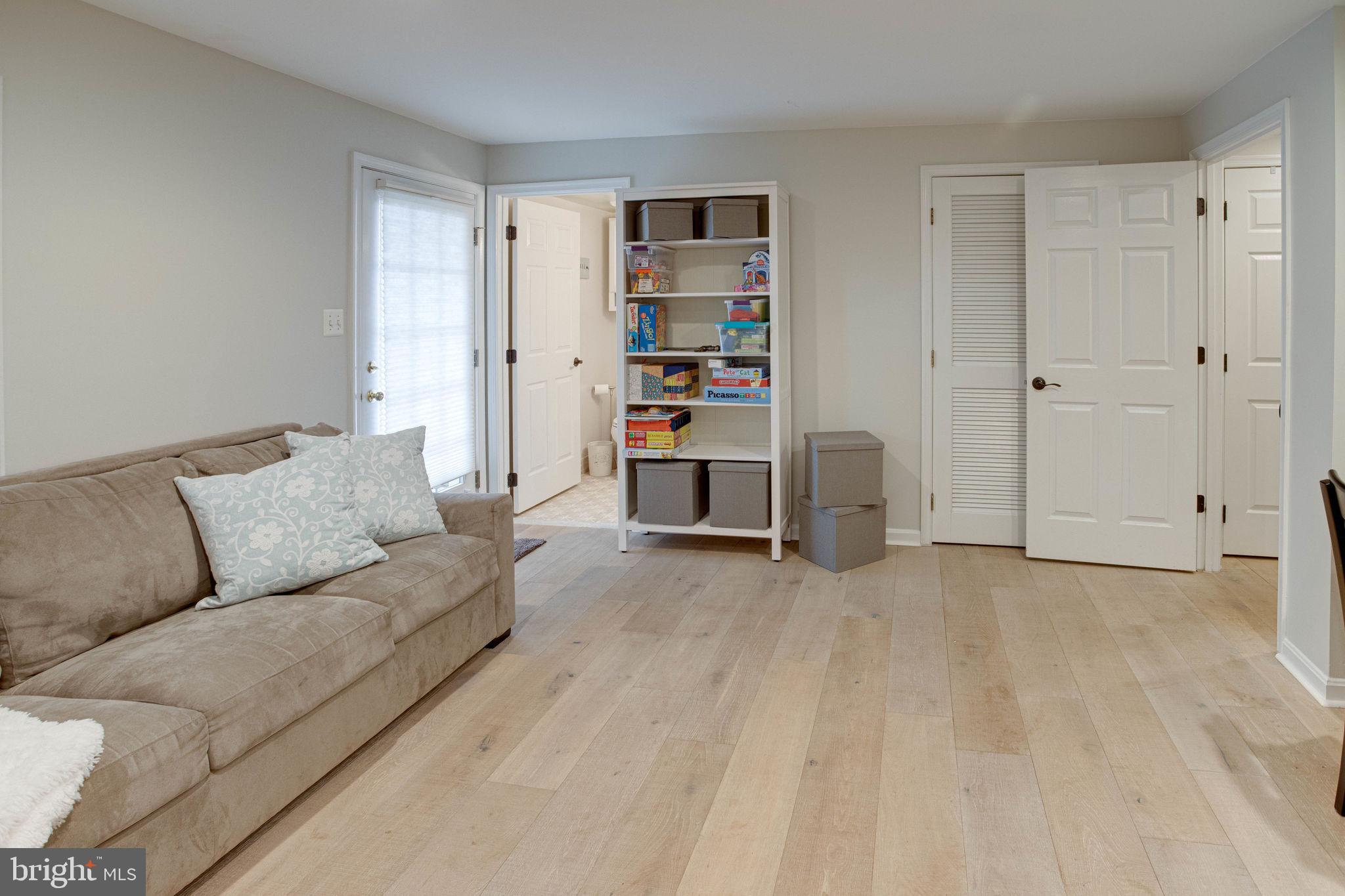 RANDOM HILLS LAND BAY - Residential