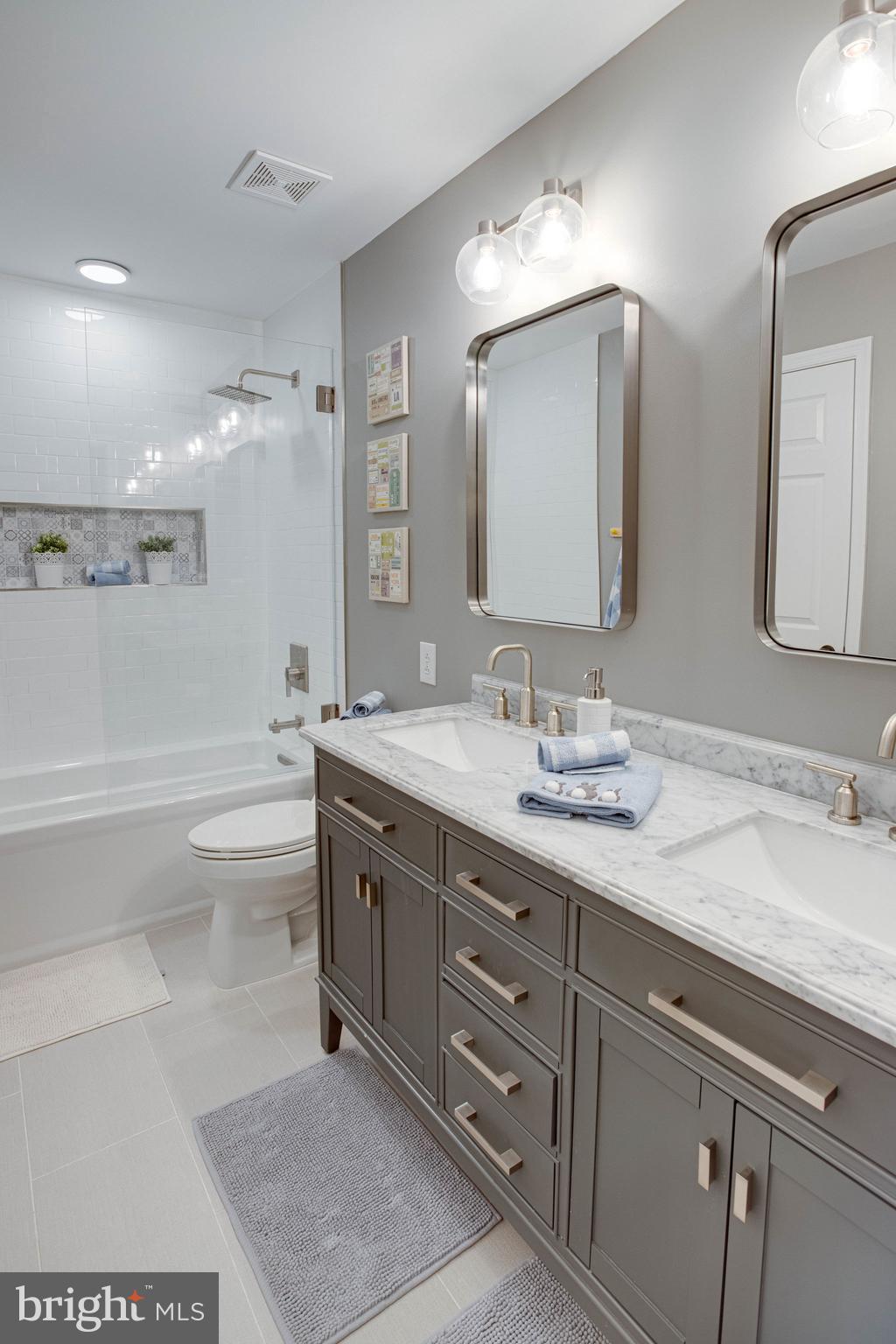 RANDOM HILLS LAND BAY - Residential