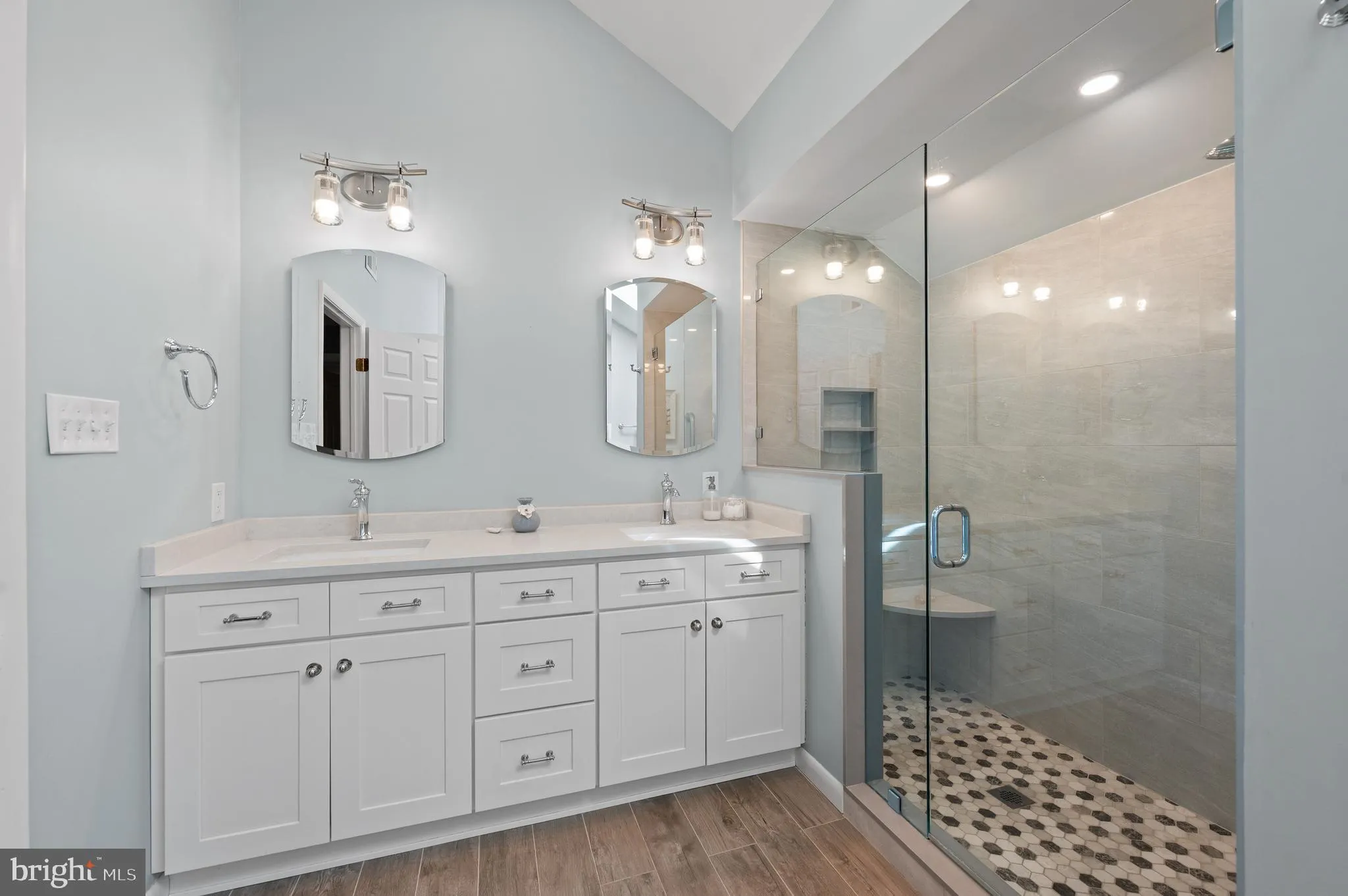 Wayne, Pennsylvania 19087, United States, 5 Bedrooms Bedrooms, ,4 BathroomsBathrooms,Residential,Active,94068