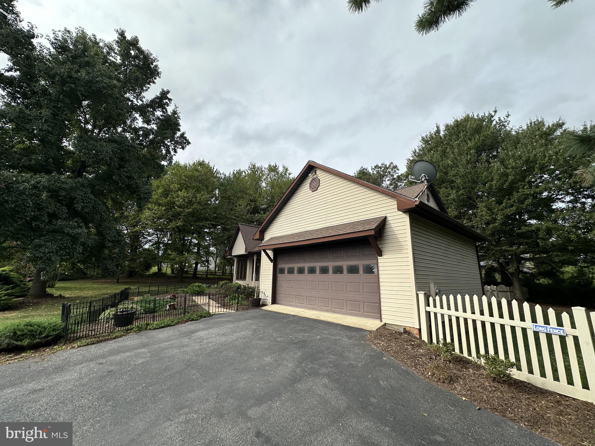 91 HICKORYWOOD COURT