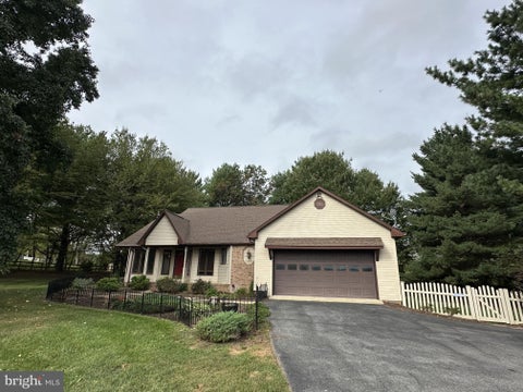 Homes For Rent - 91 Hickorywood Court Ct<br/> Jefferson County, HARPERS FERRY, WV 25425