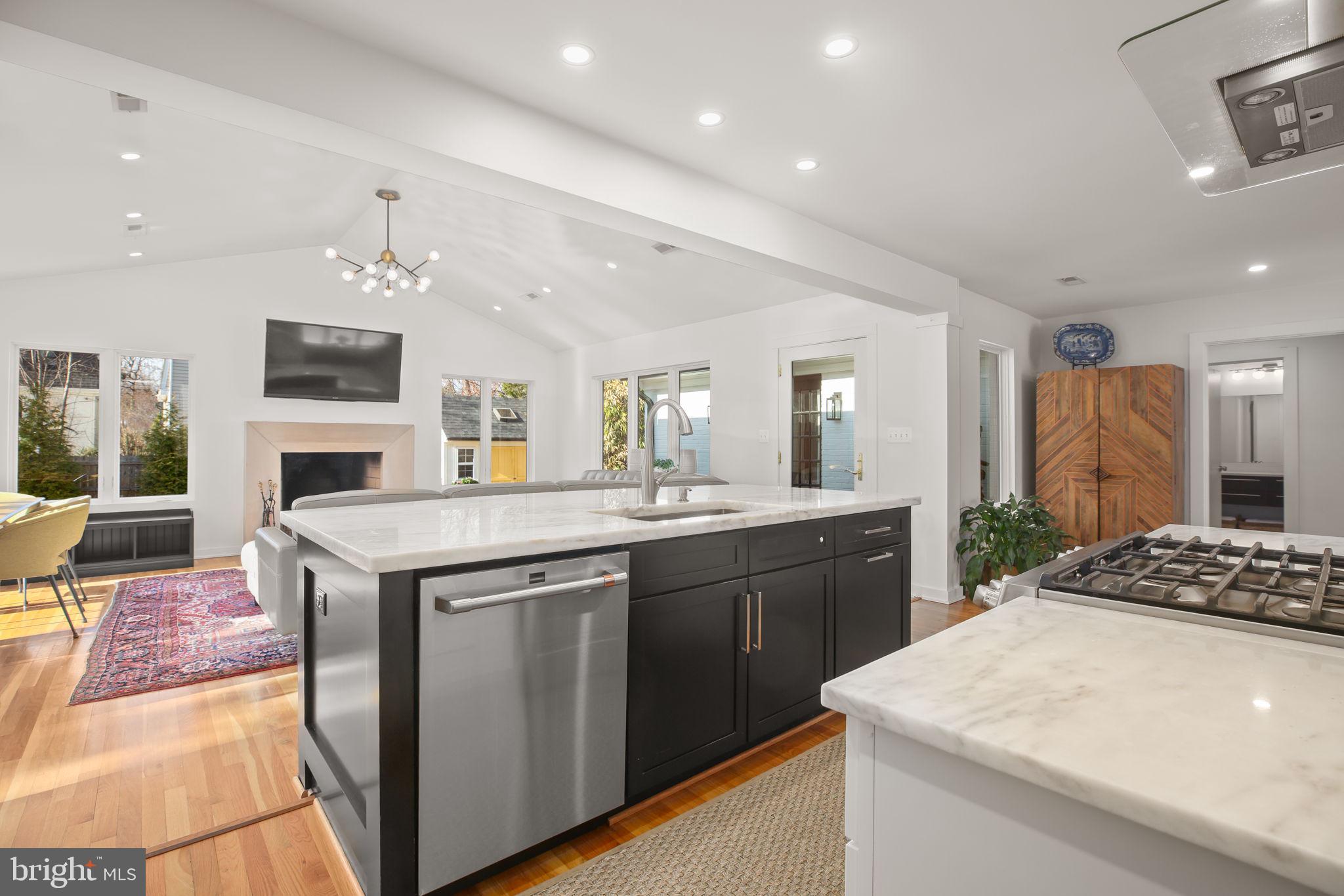 COLLEGE HEIGHTS - Residential