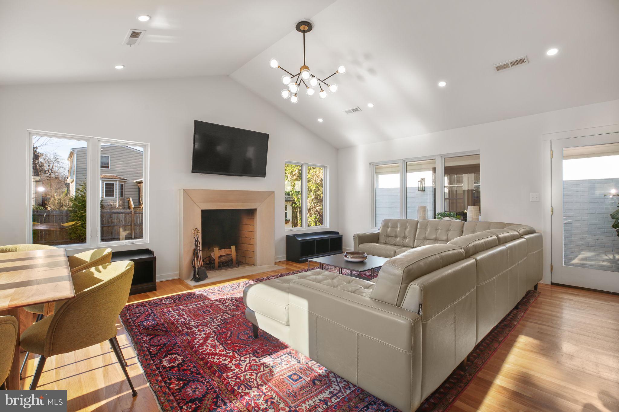 COLLEGE HEIGHTS - Residential