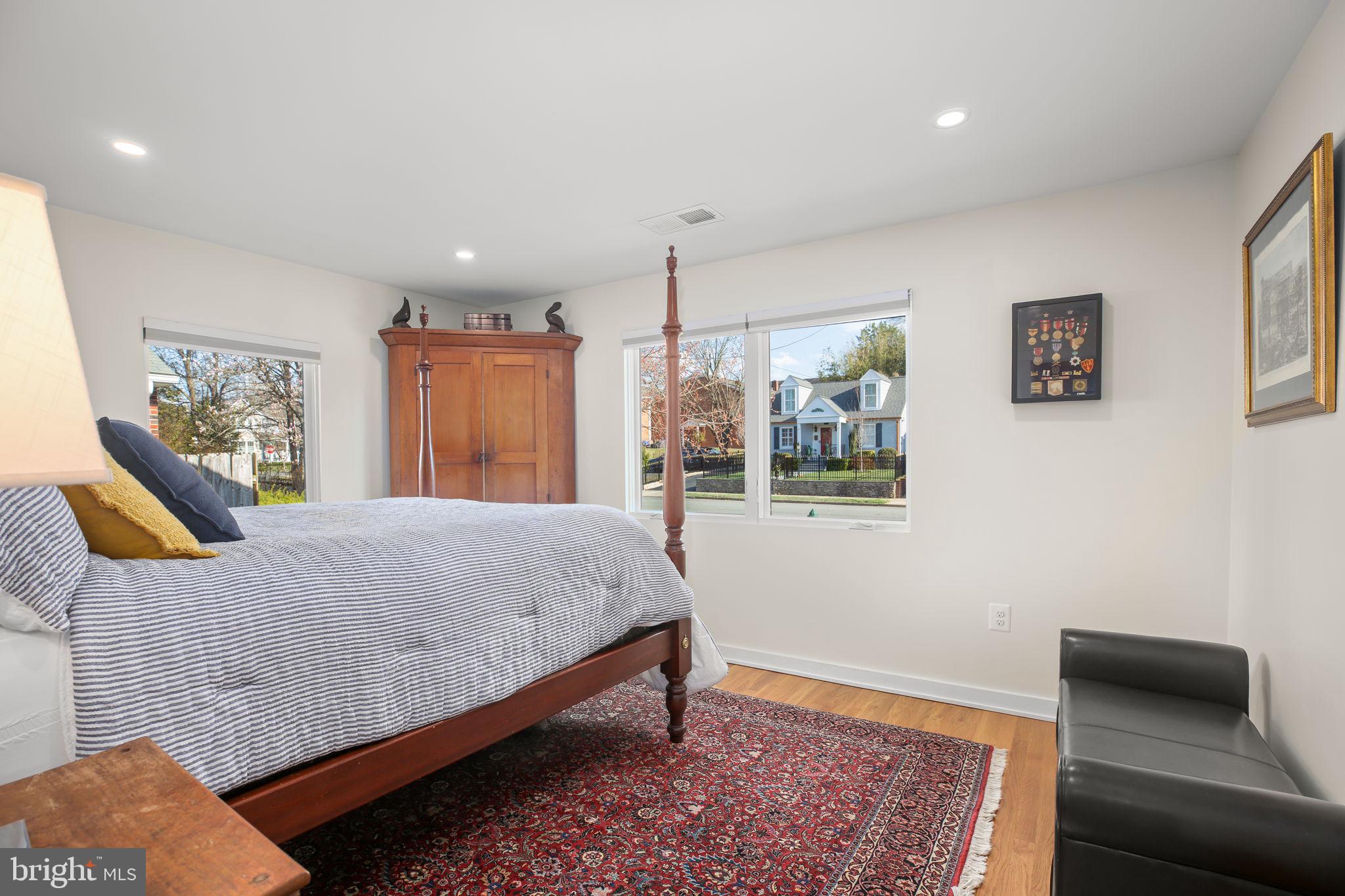 COLLEGE HEIGHTS - Residential