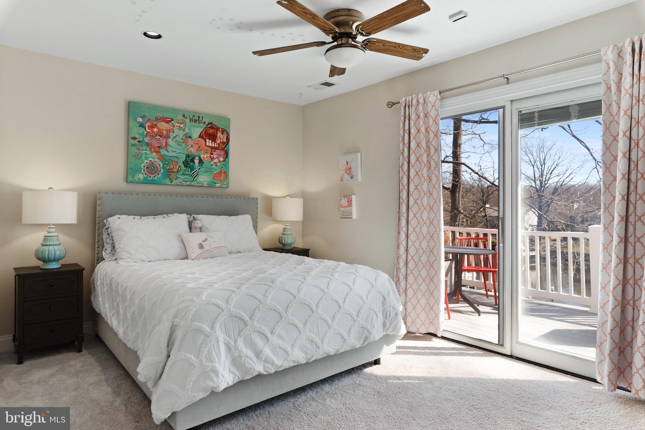 HILLSMERE SHORES - Residential