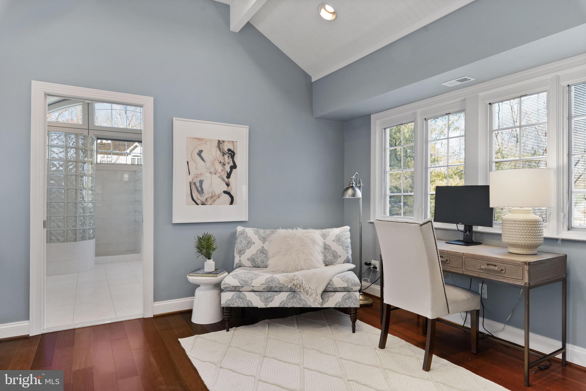 HILLSMERE SHORES - Residential