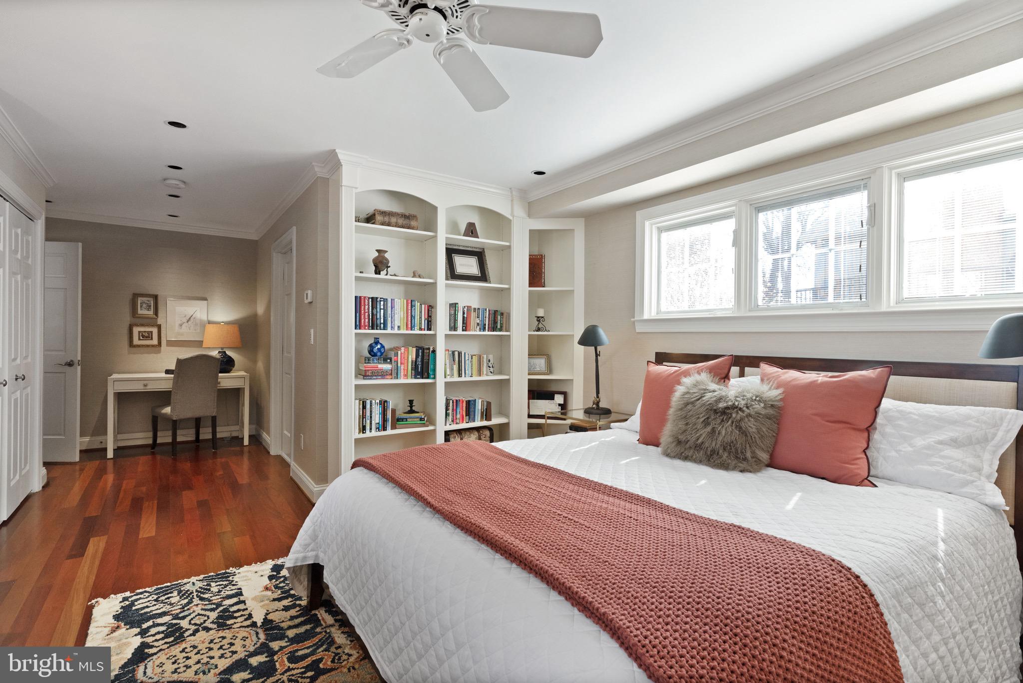 HILLSMERE SHORES - Residential