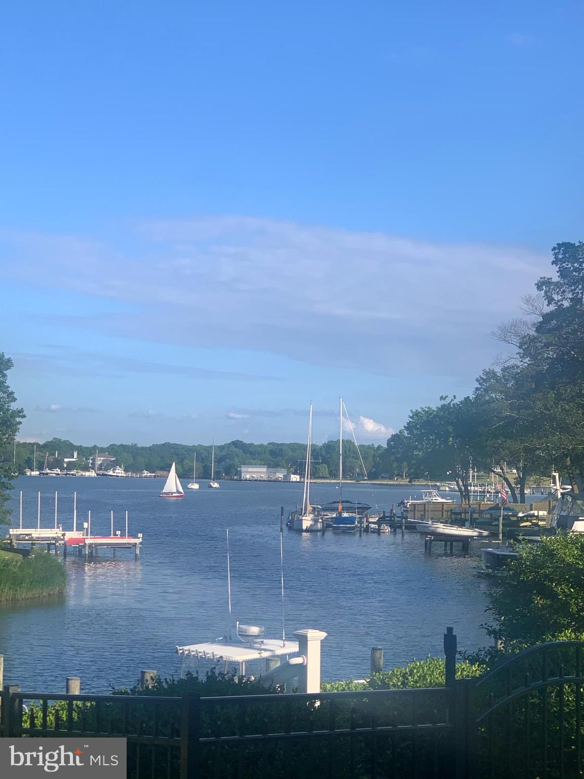 HILLSMERE SHORES - Residential