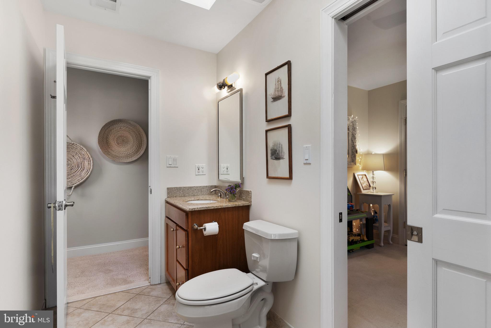 HILLSMERE SHORES - Residential