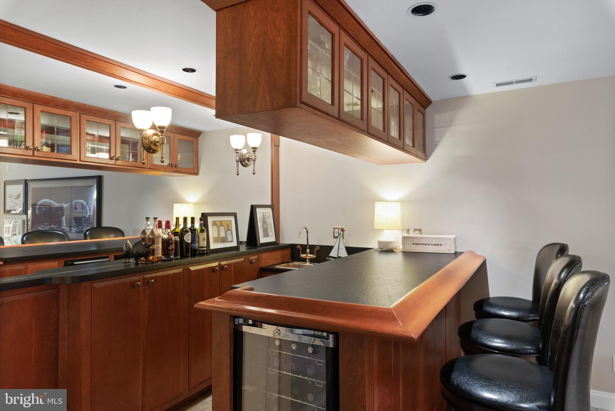 HILLSMERE SHORES - Residential