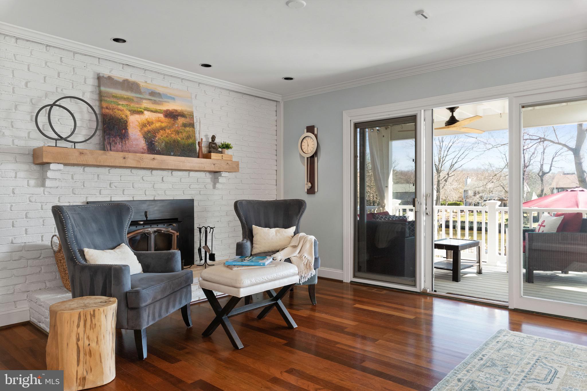 HILLSMERE SHORES - Residential