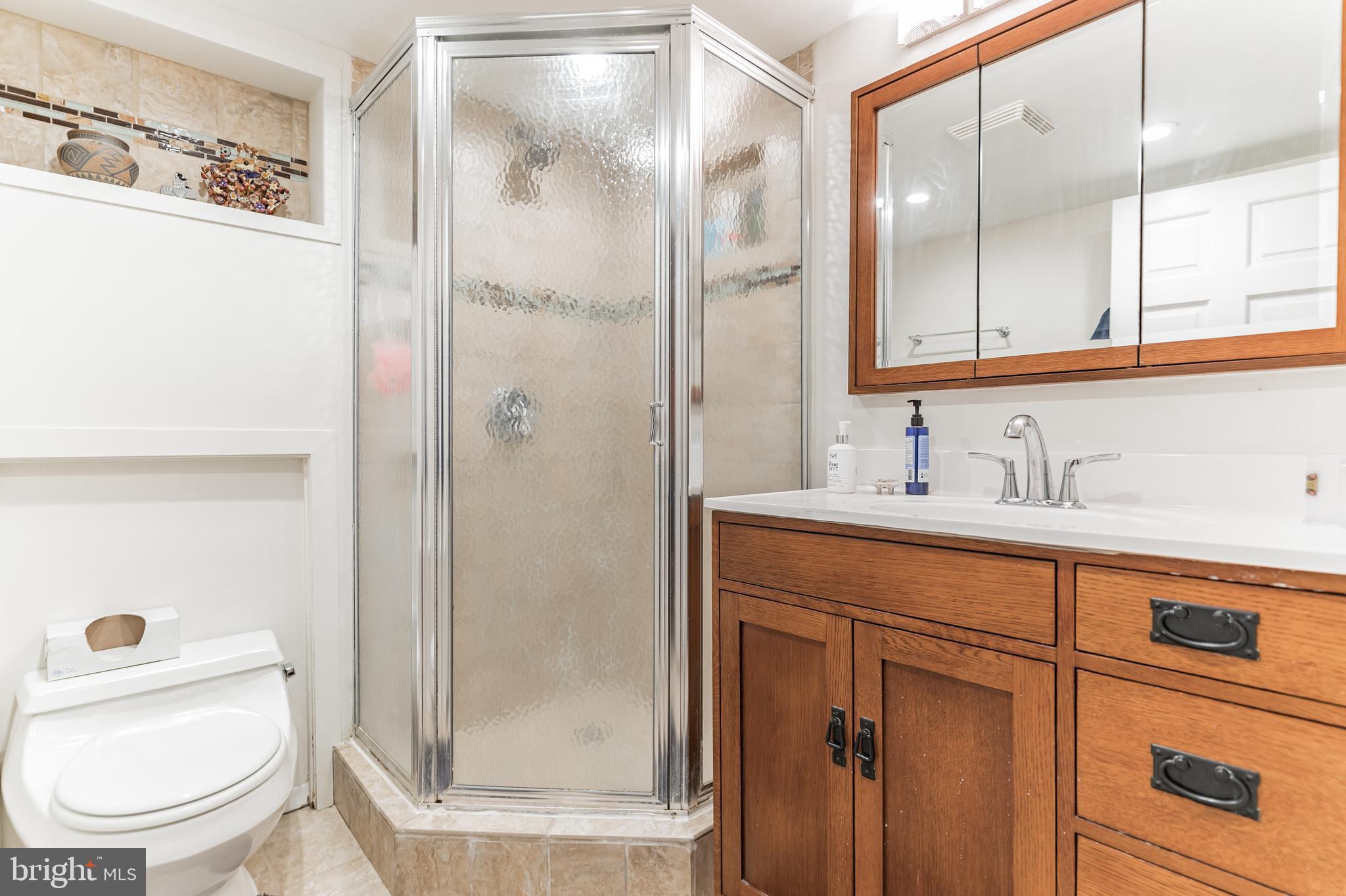 ELLISON HEIGHTS - Residential Lease