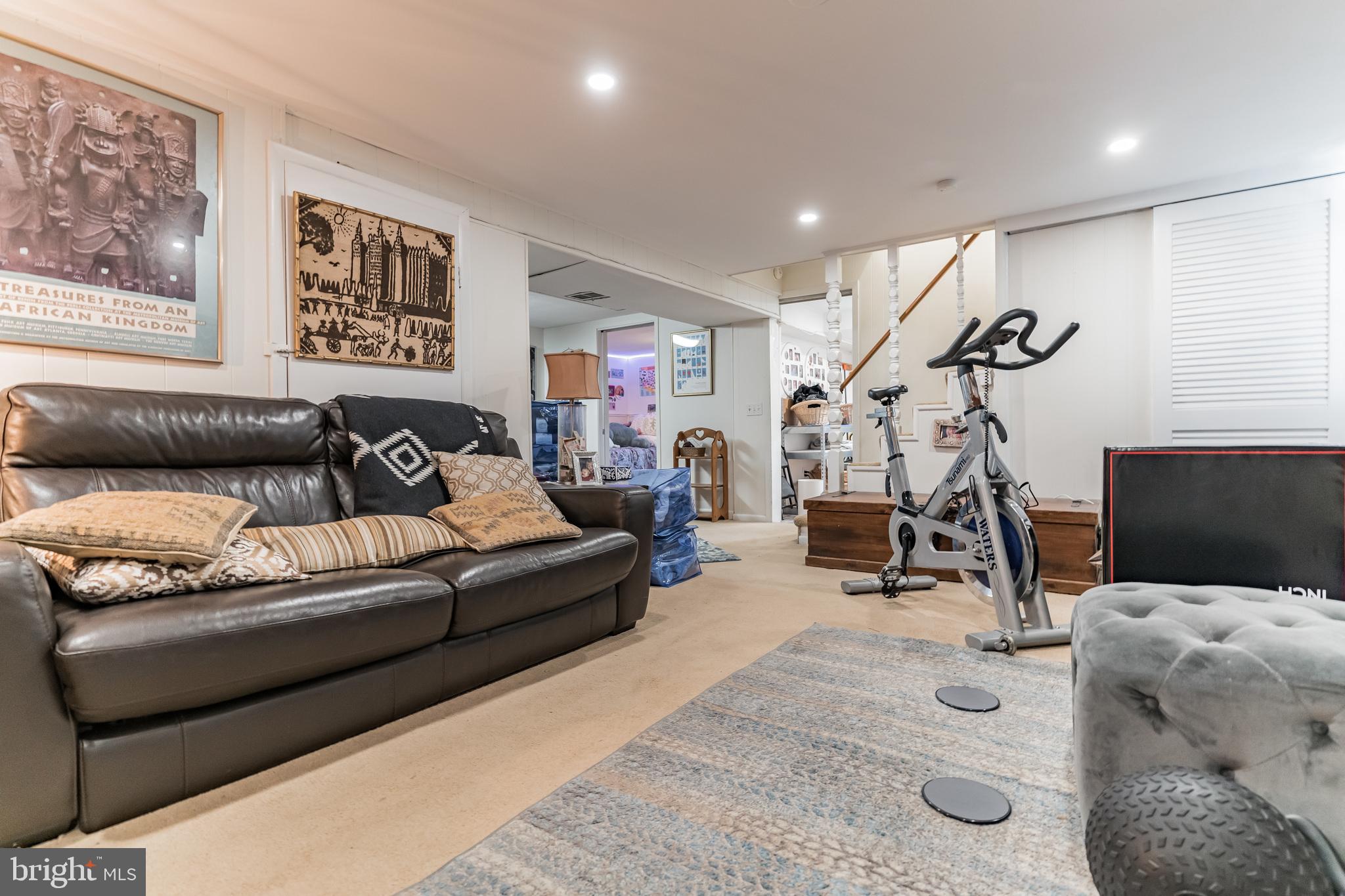 ELLISON HEIGHTS - Residential Lease