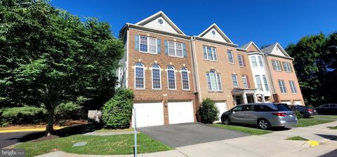Townhouse For Rent - 5386 Lavender Mist Court<br/> CENTREVILLE, VA 20120