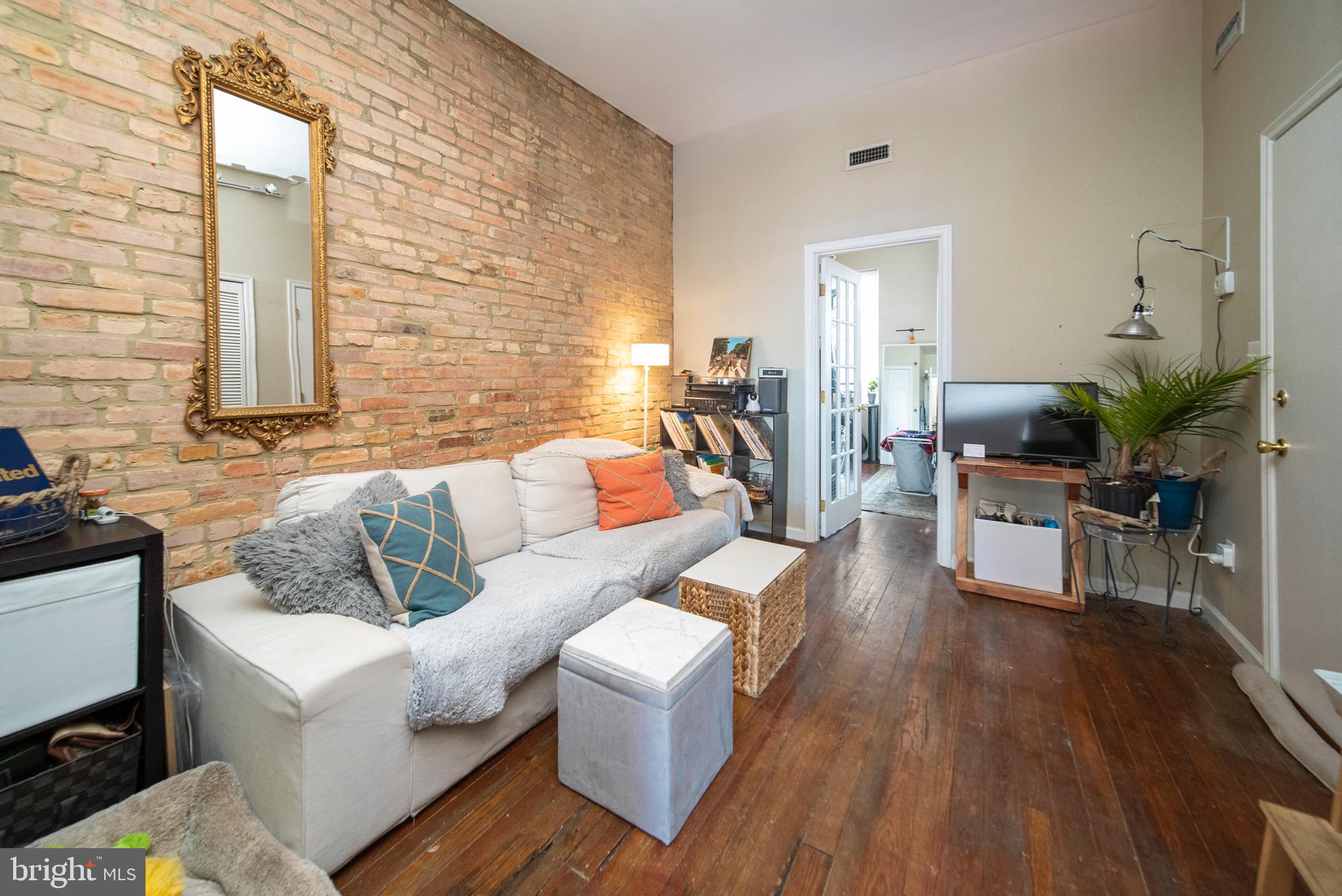 LOCUST POINT - Residential Lease