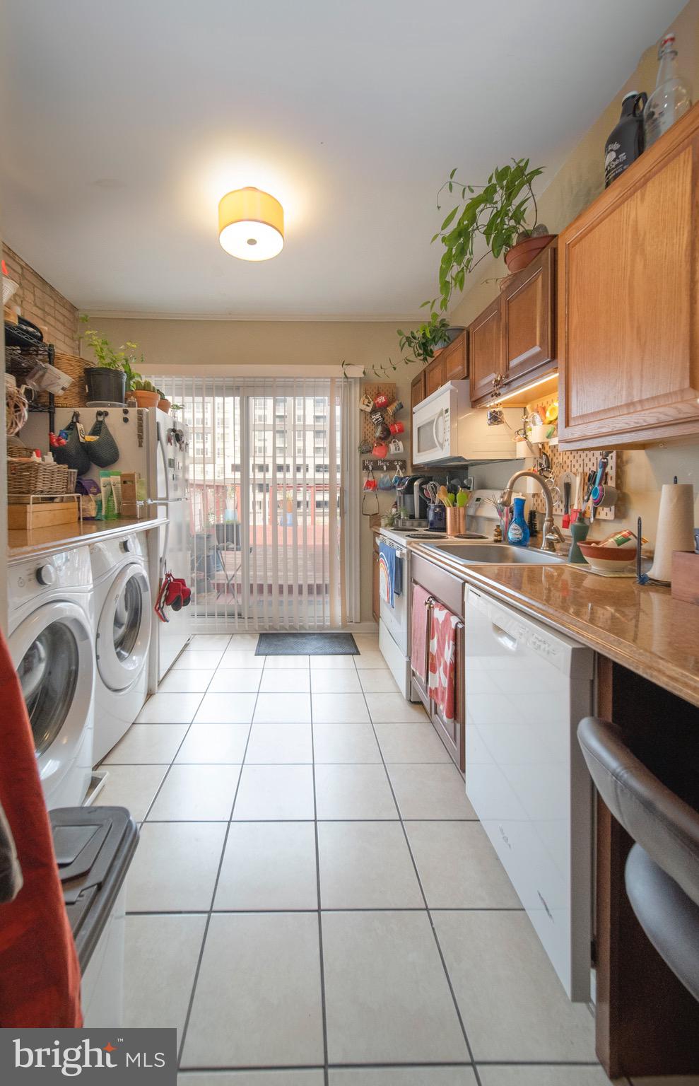 LOCUST POINT - Residential Lease