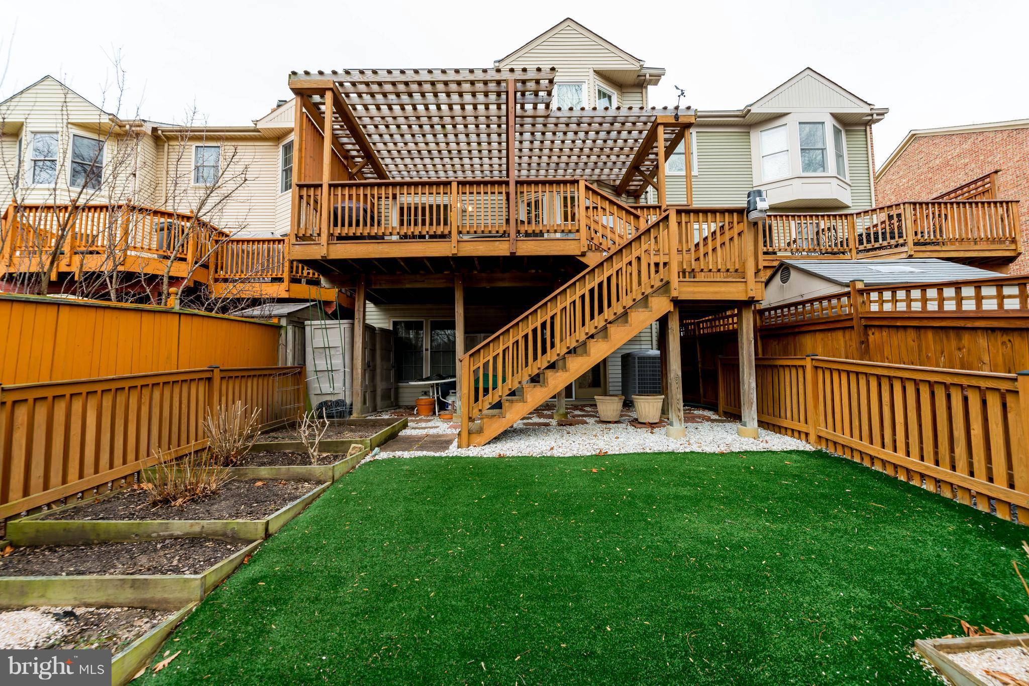 GREENSPRING EAST - Residential