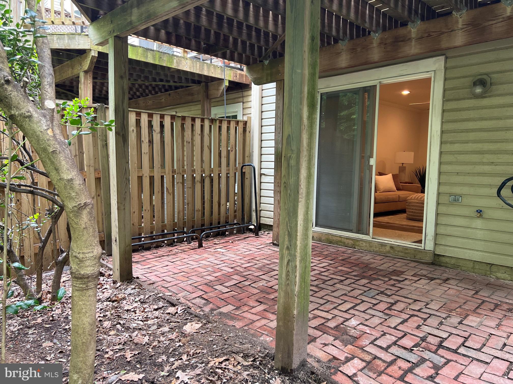 FRANKLIN FARM - Residential Lease