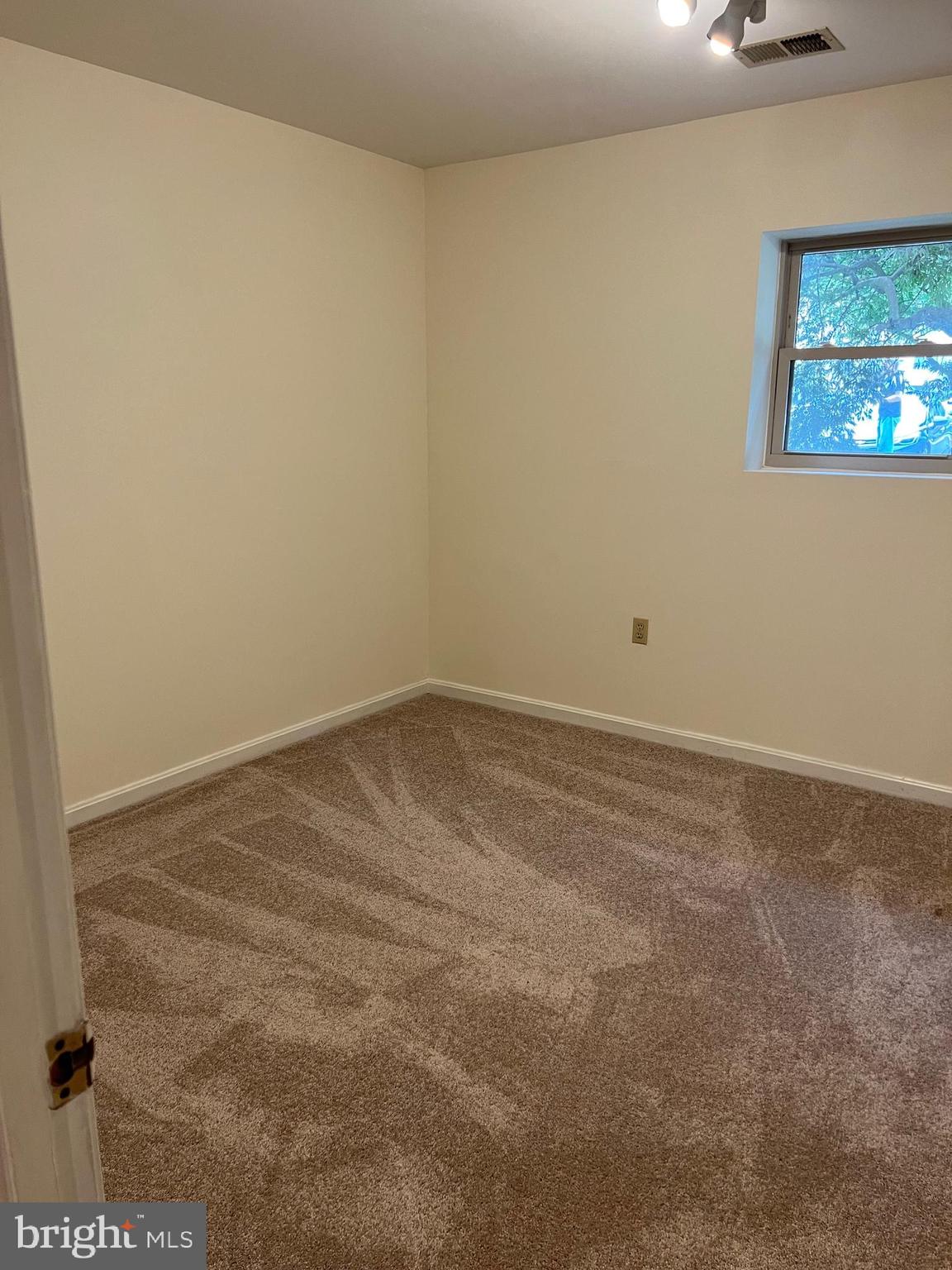 FRANKLIN FARM - Residential Lease