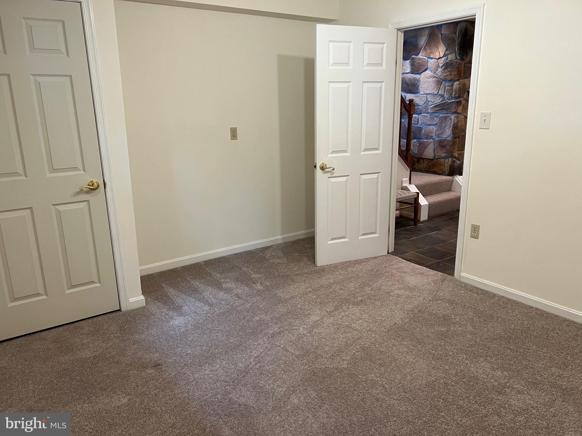 FRANKLIN FARM - Residential Lease