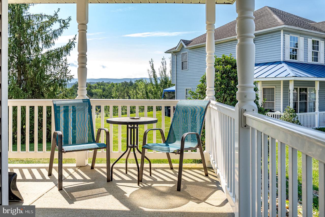 1373 GOLDFINCH DRIVE