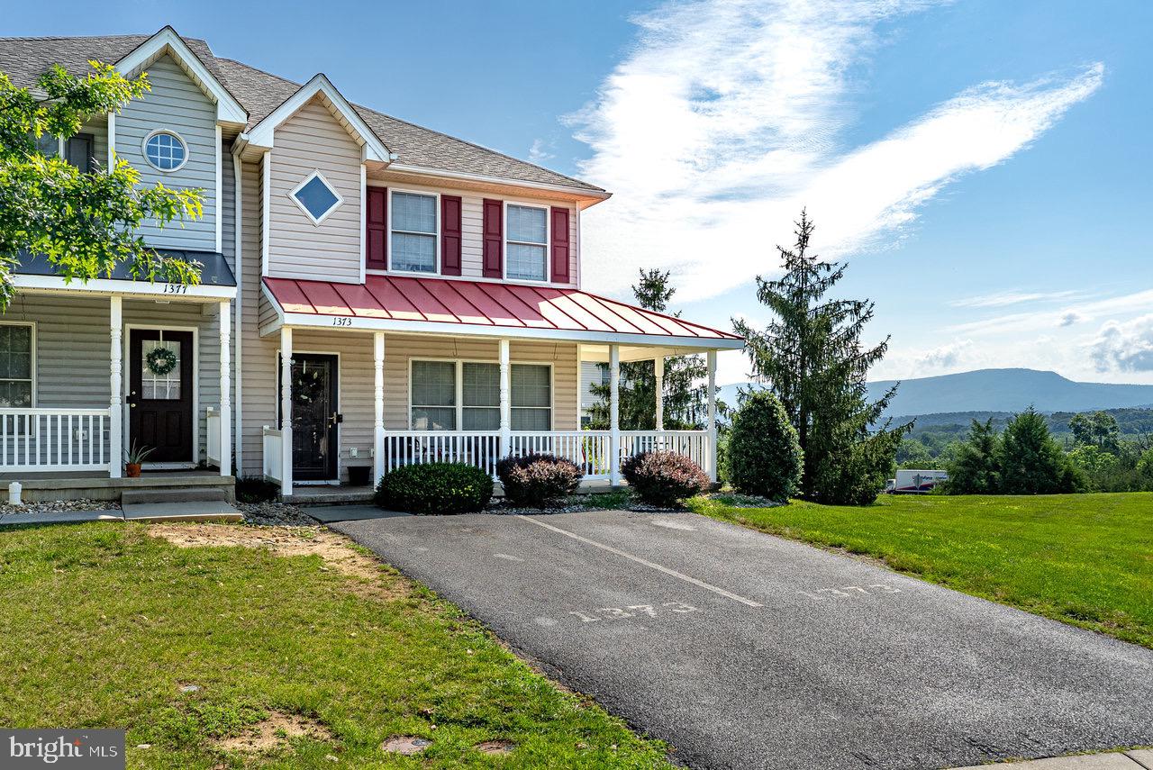 1373 GOLDFINCH DRIVE