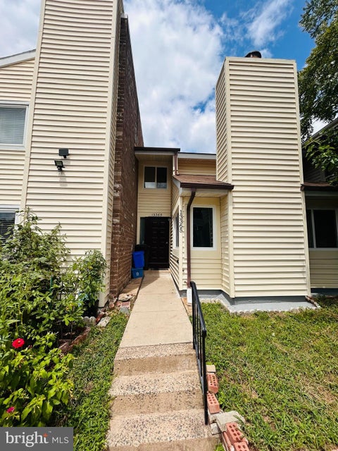 Photo of 13365 Hungerford Place, HERNDON, VA 20170 (MLS # VAFX2332320)