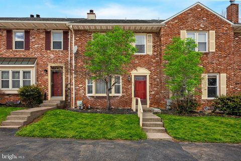 Townhouse For Sale - 402 Jean Drive<br/> Montgomery County, KING OF PRUSSIA, PA 19406