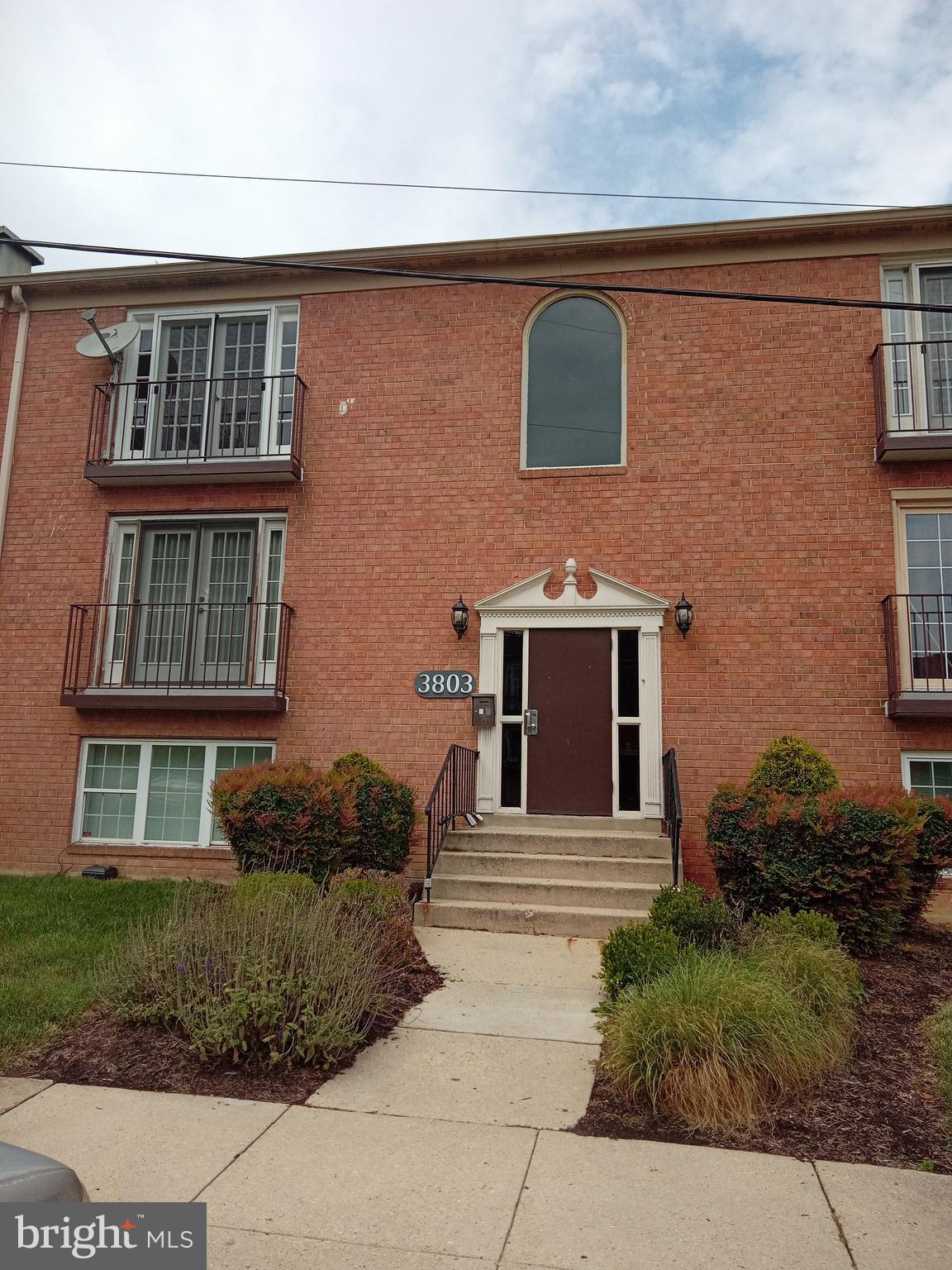 SWANN HILL CONDOMINIUMS - Residential