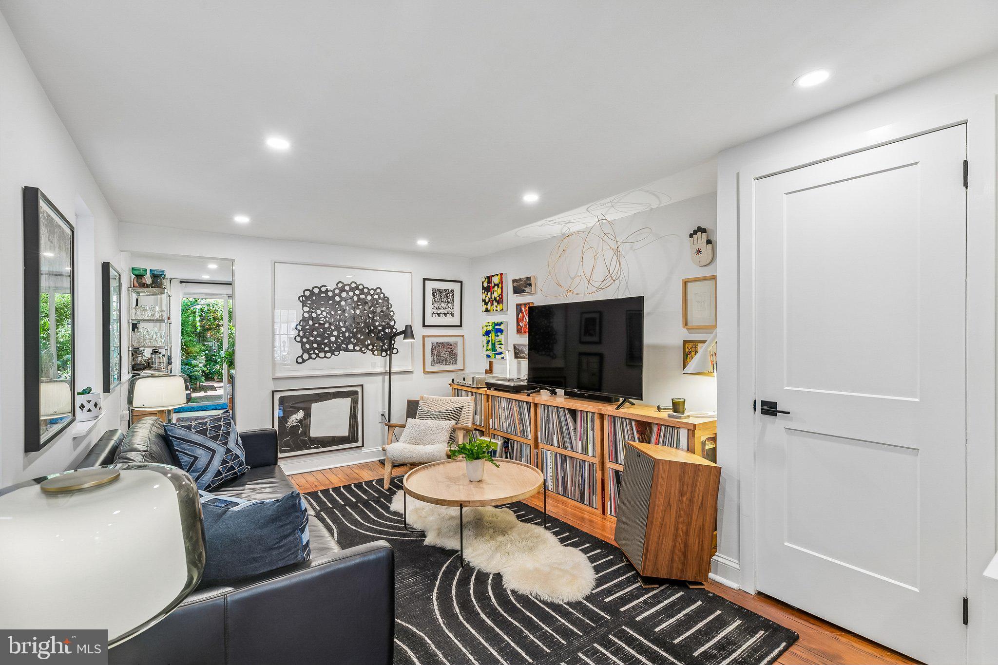 1106 MARLBOROUGH STREET
