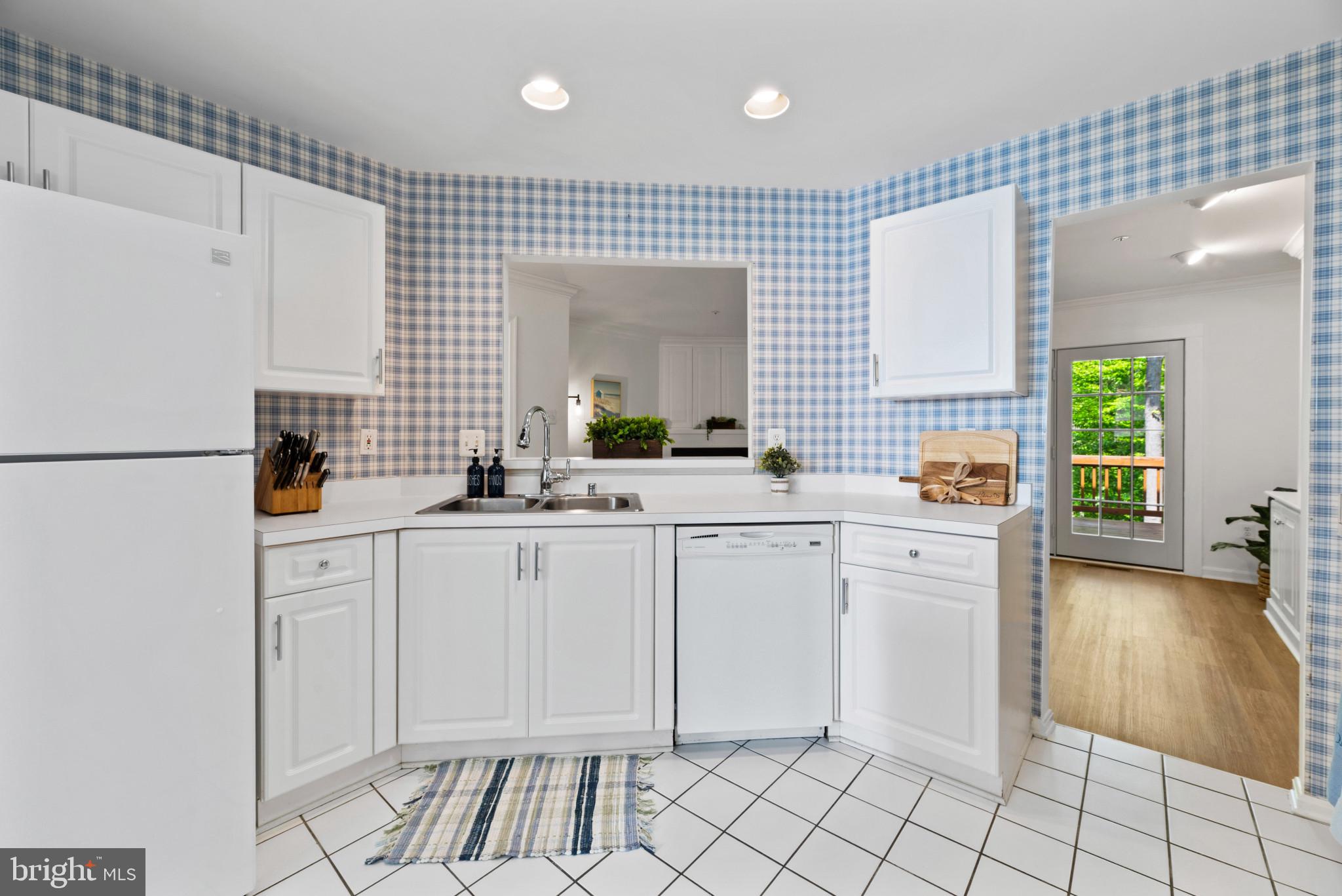 FALCON CREST - Residential