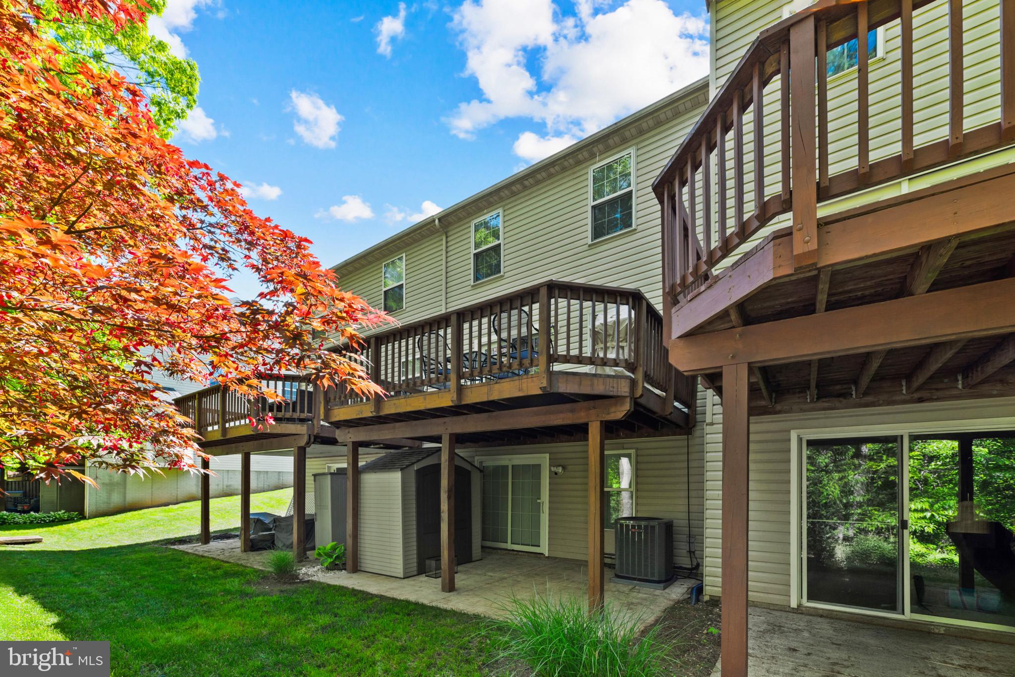 FALCON CREST - Residential