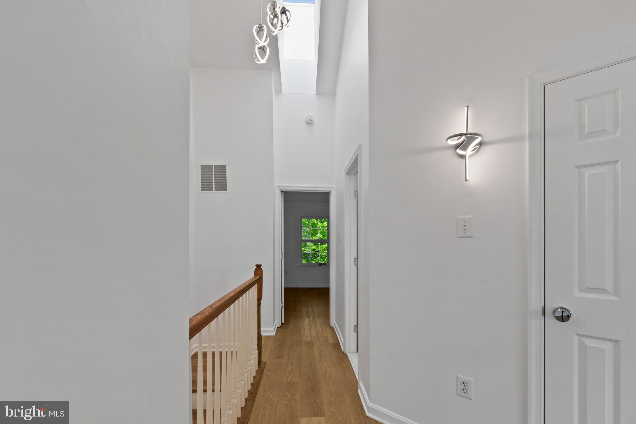 FALCON CREST - Residential