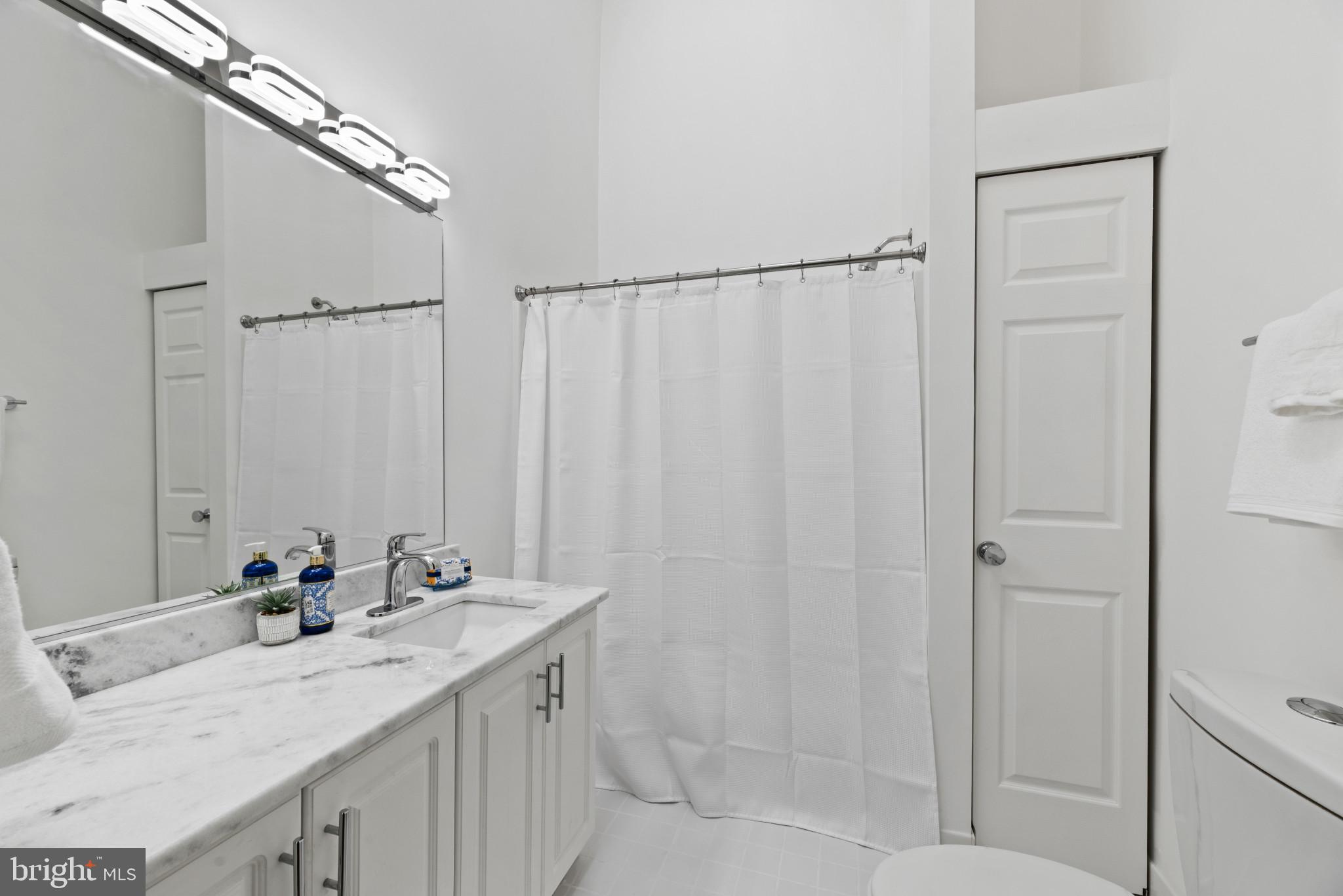 FALCON CREST - Residential