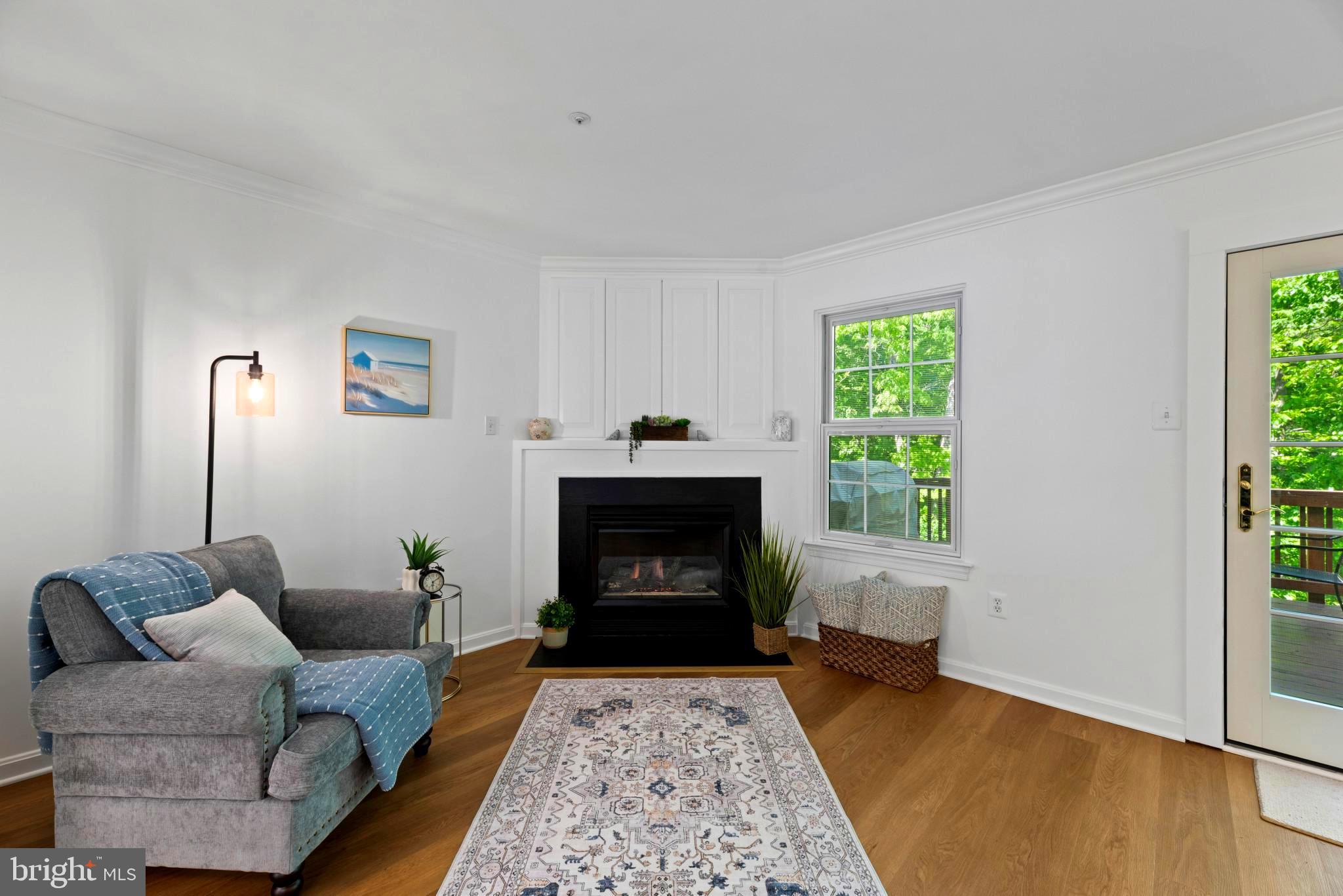 FALCON CREST - Residential