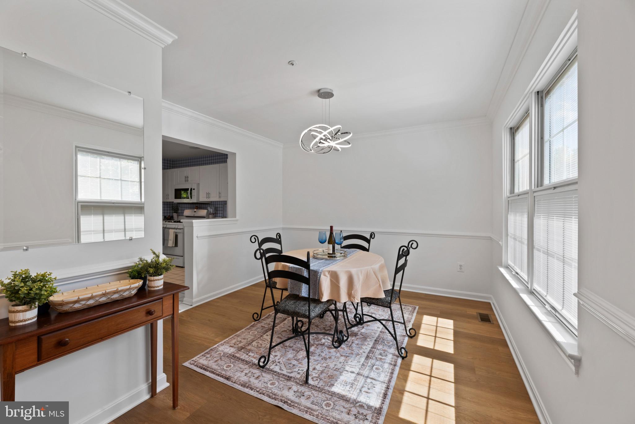 FALCON CREST - Residential