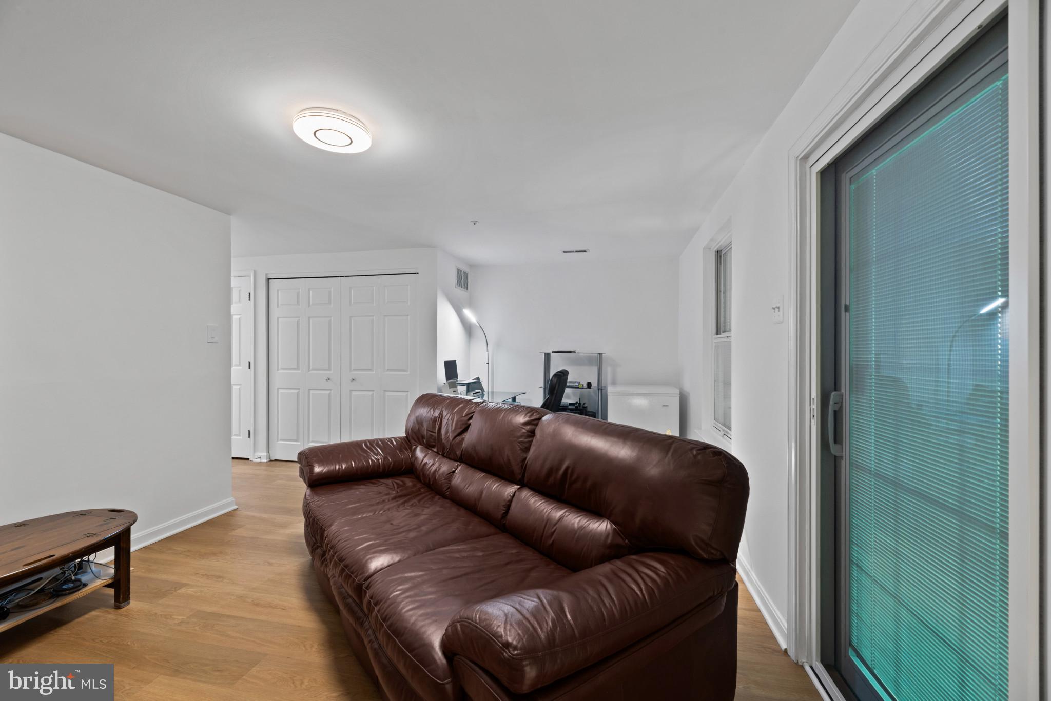 FALCON CREST - Residential