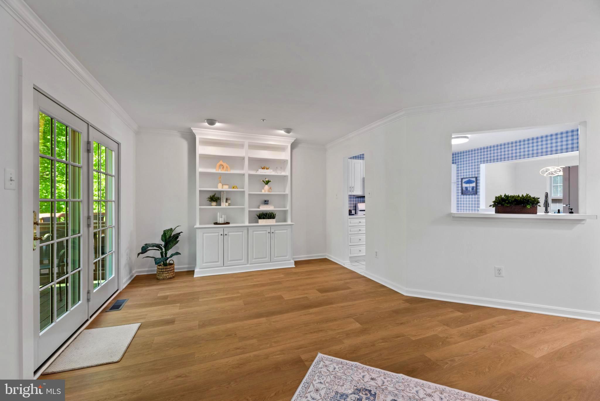 FALCON CREST - Residential