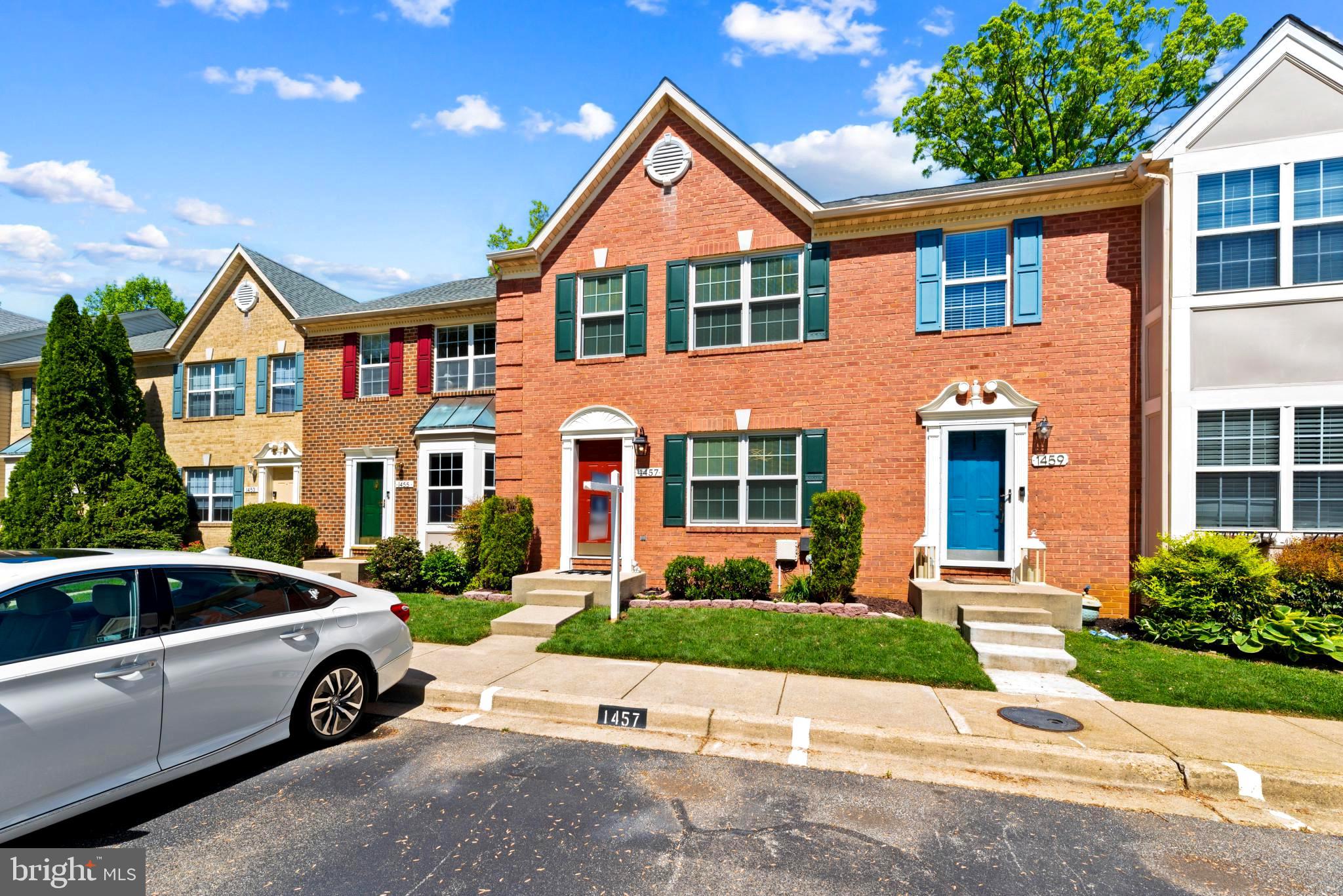 FALCON CREST - Residential