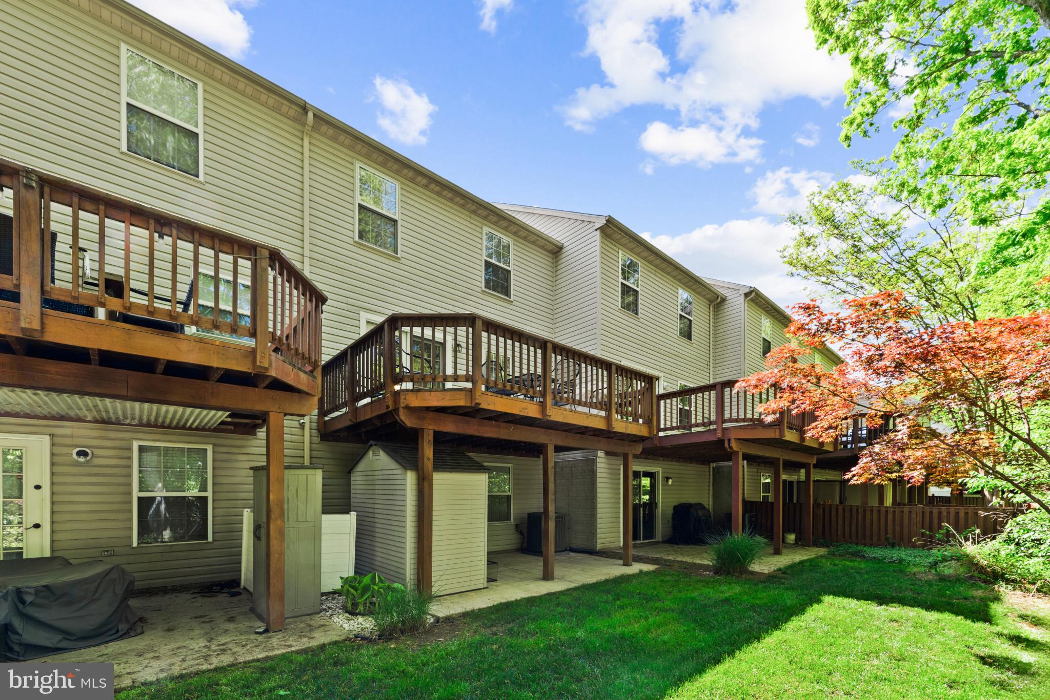 FALCON CREST - Residential