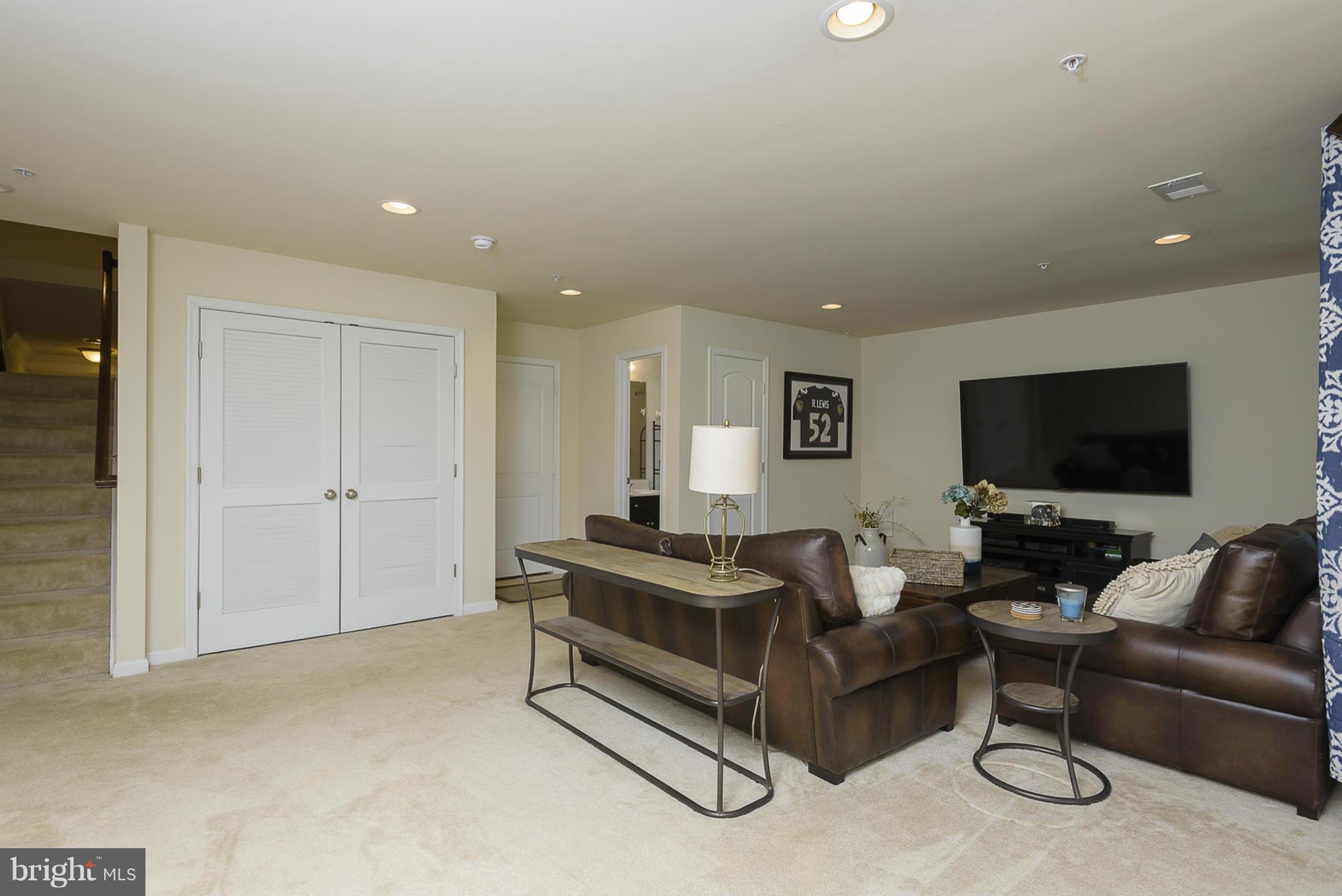 CANTERBURY VILLAGE - Residential Lease