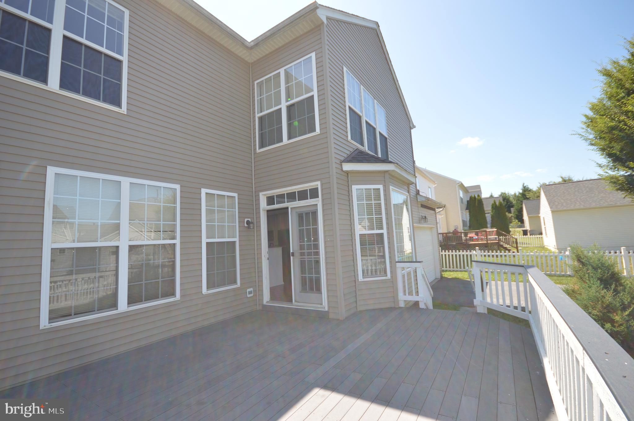 HUNTFIELD - Residential Lease