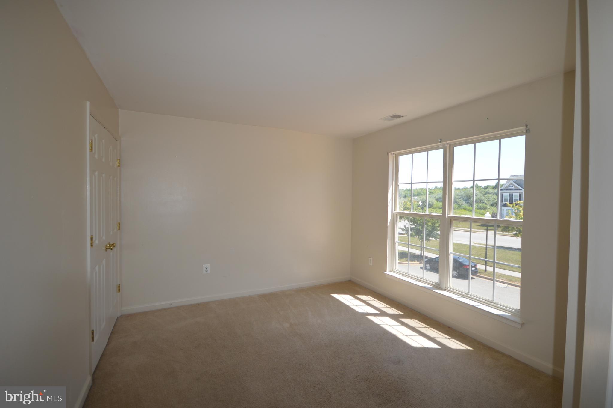 HUNTFIELD - Residential Lease