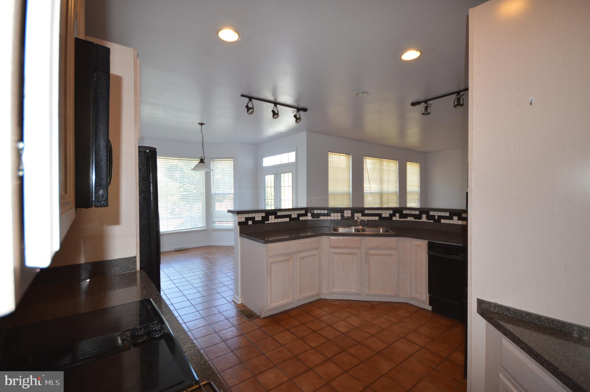 HUNTFIELD - Residential Lease