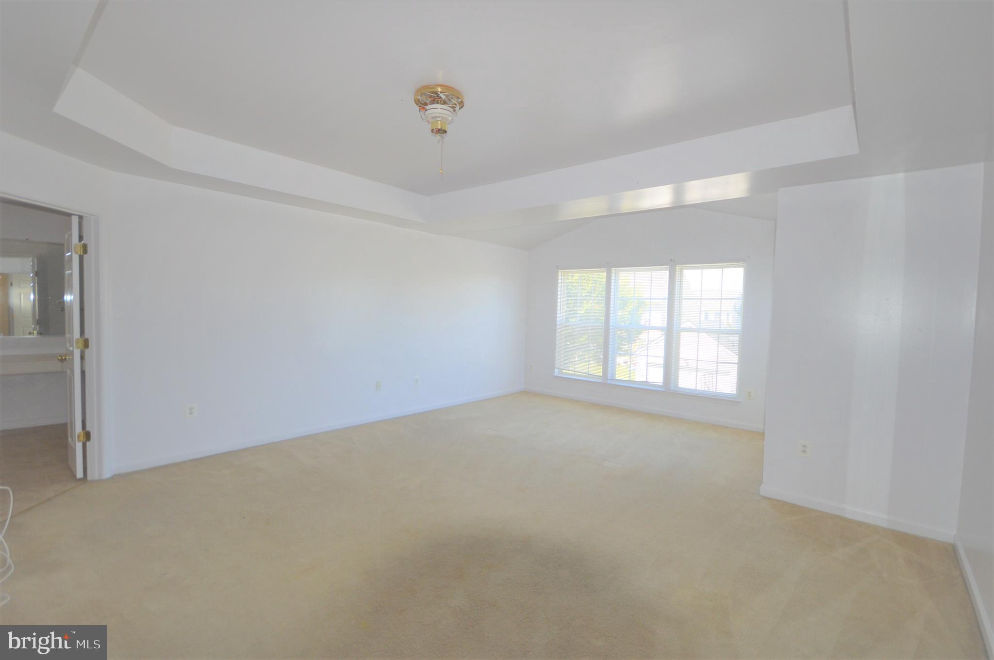 HUNTFIELD - Residential Lease