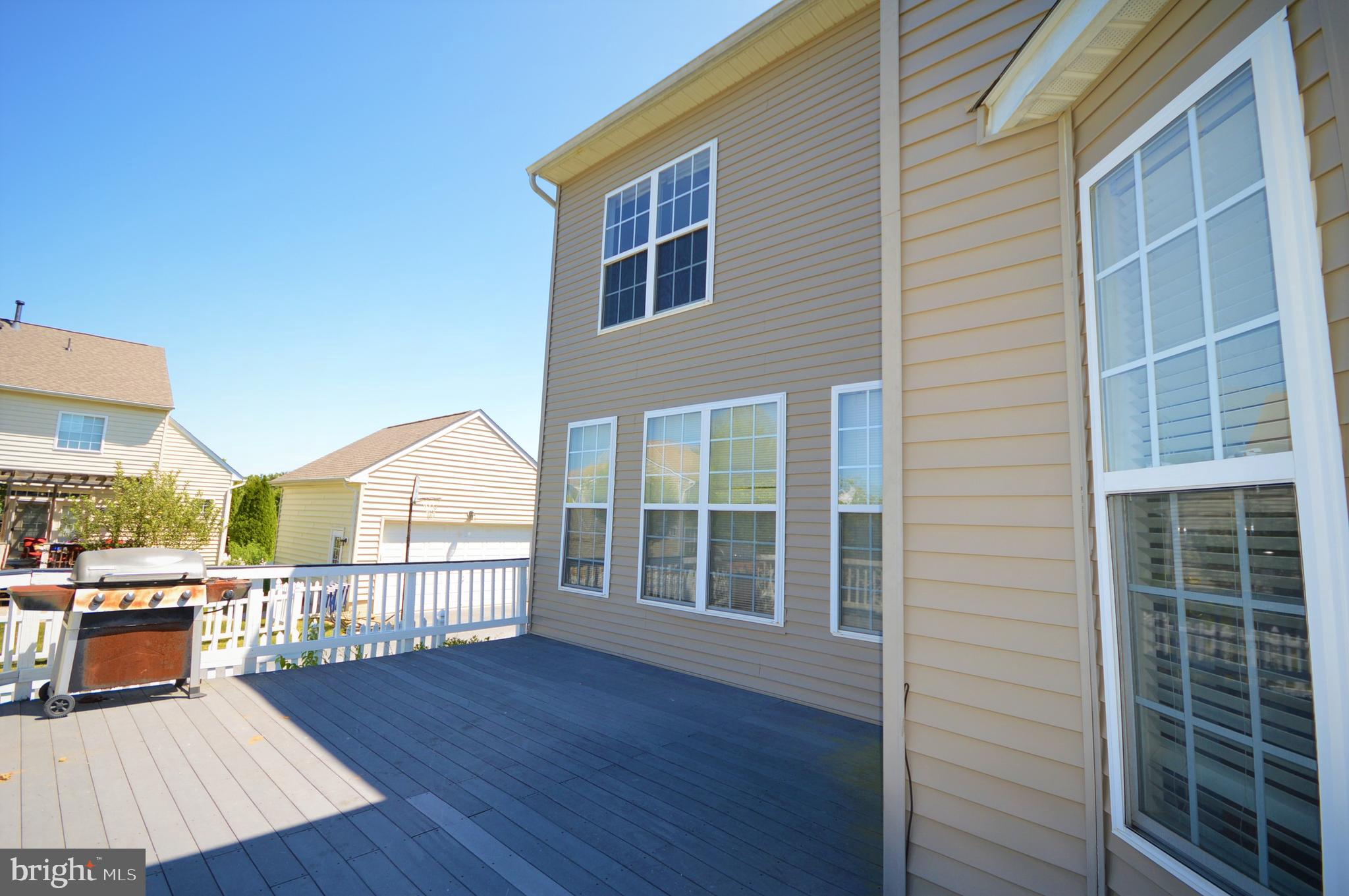 HUNTFIELD - Residential Lease