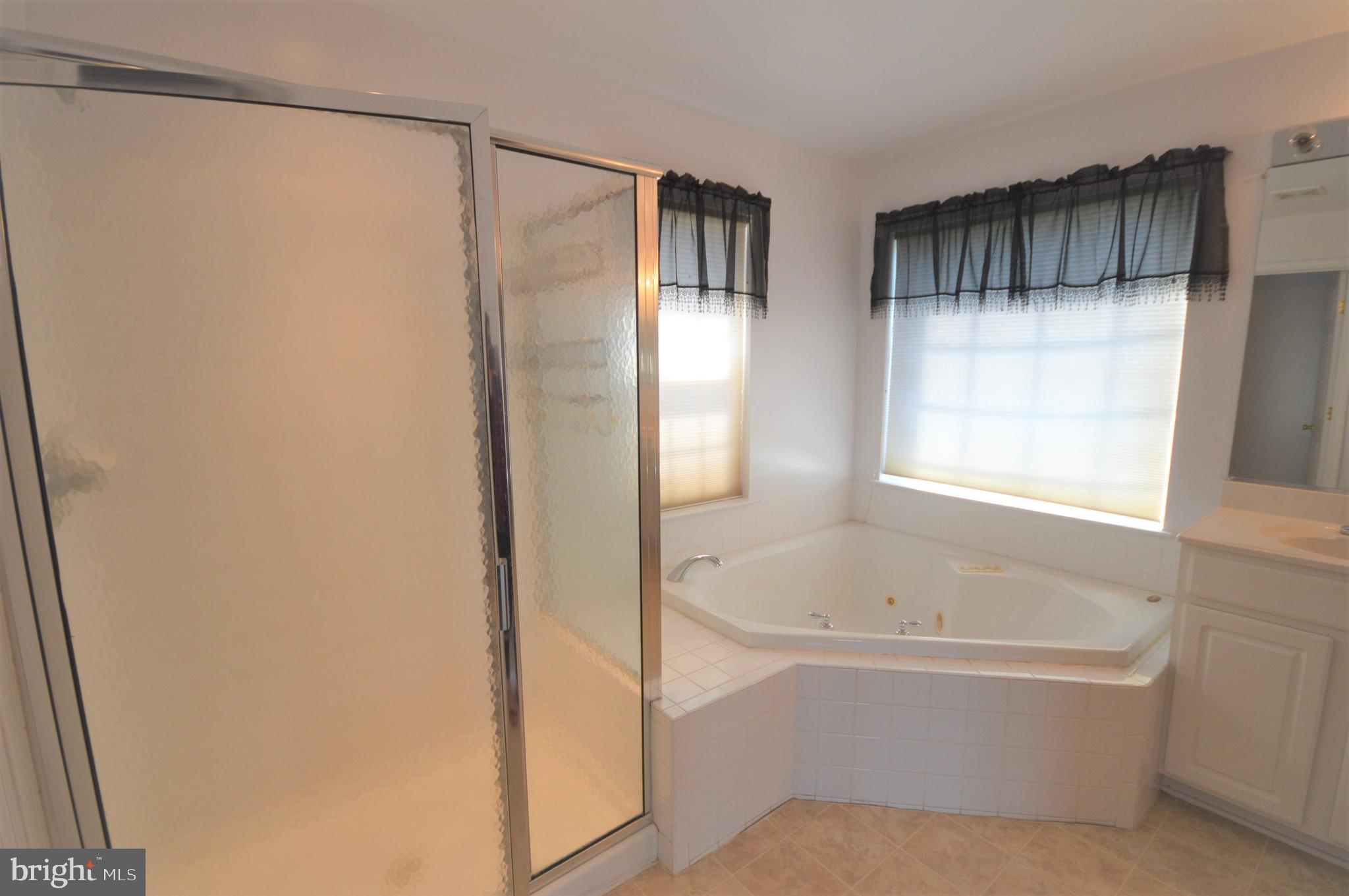 HUNTFIELD - Residential Lease